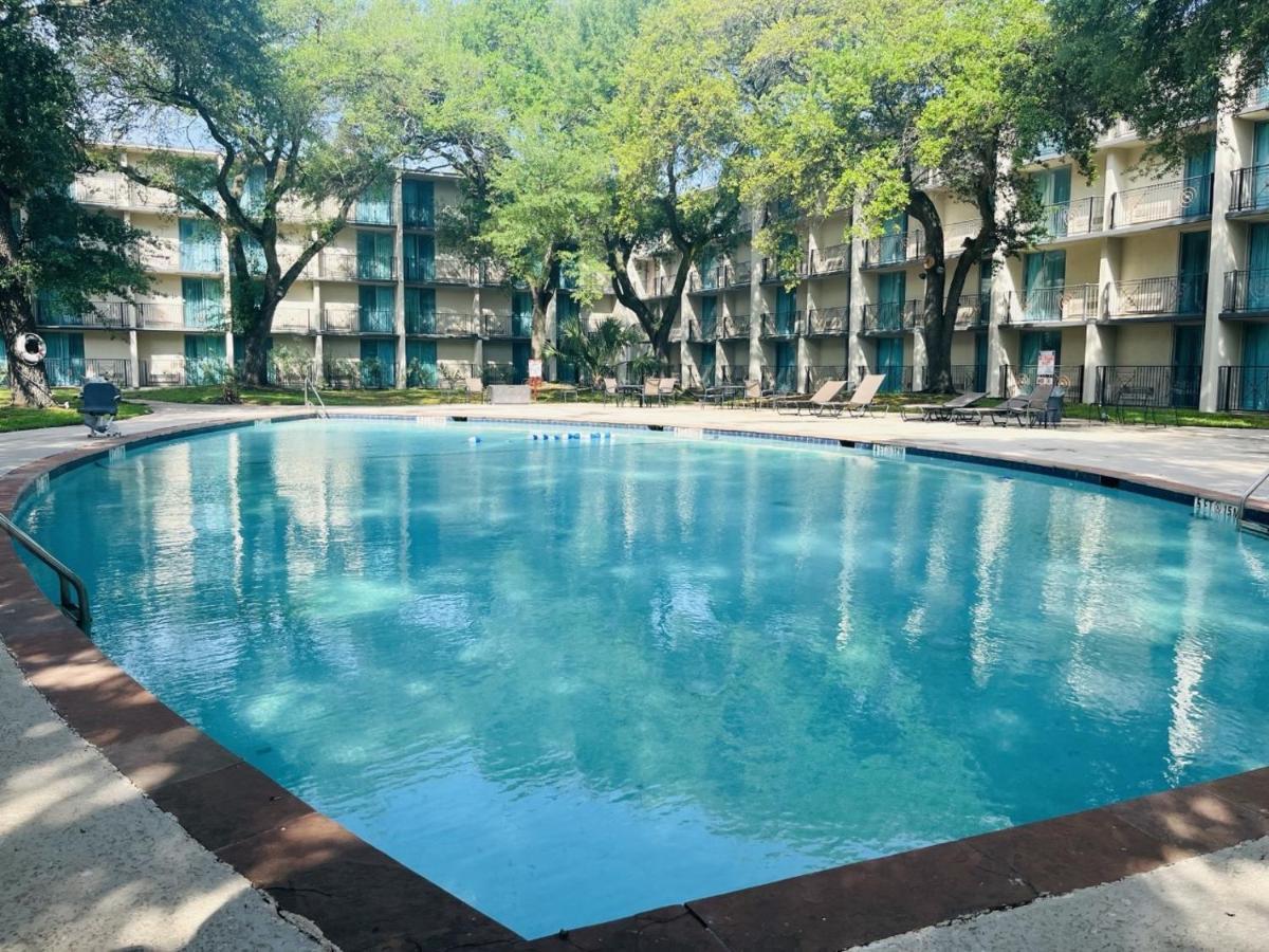 Wingate Houston Near Nrg Park/Medical Center Hotel Bagian luar foto
